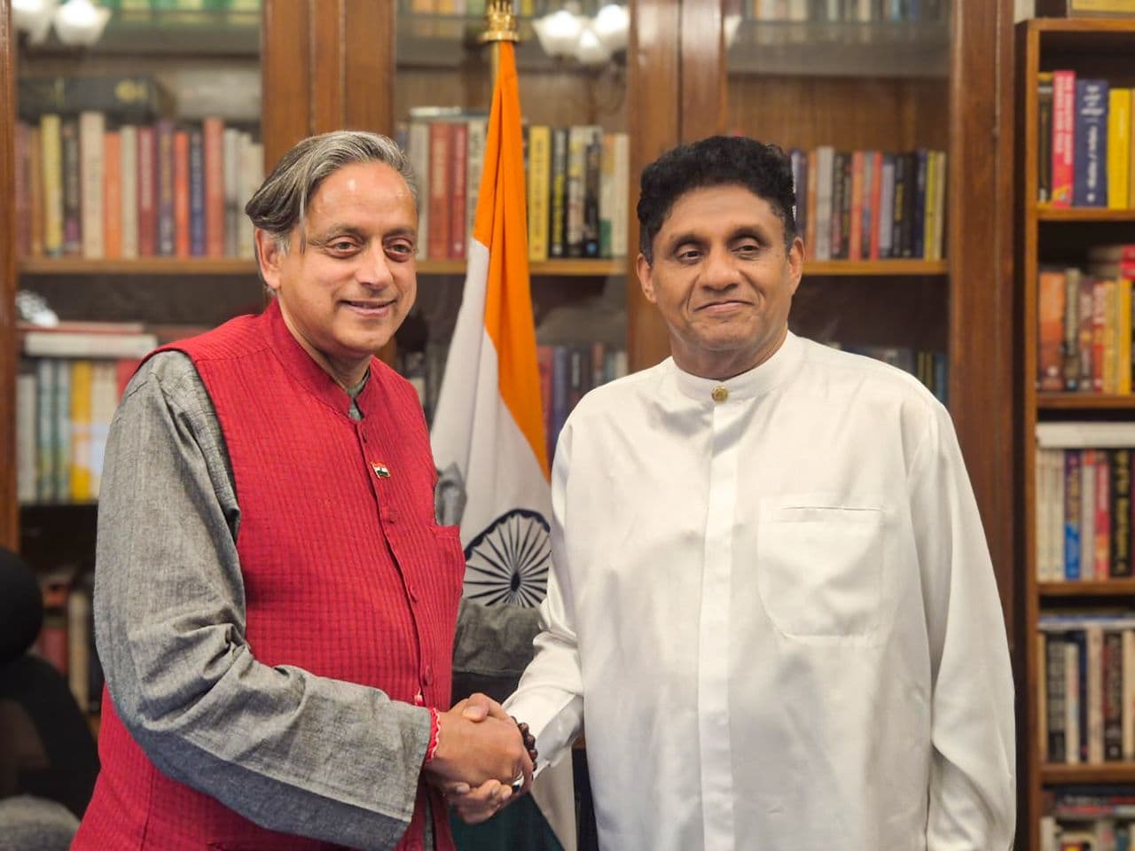 Opposition Leader meets with Indian MP Dr. Shashi Tharoor.